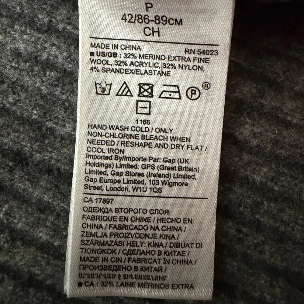 Banana Republic Cream/Beige/Charcoal Ribbed Cardigan with pockets NEW size small - Picture 2 of 4